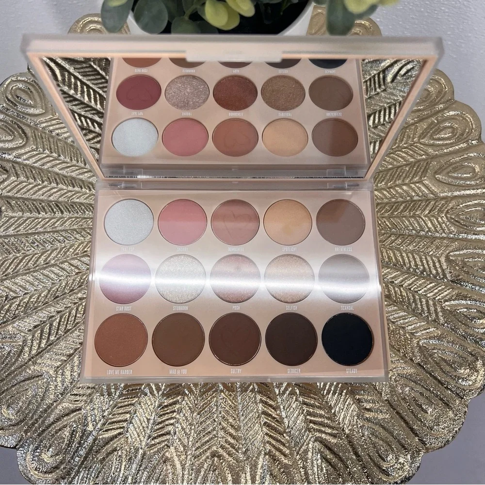 NWB NUDE X SHADOW PALETTE‎